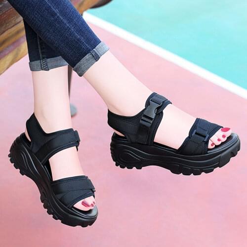 Thick sports womens sandals fairy wind 2020 new summer super fire flat bottomed womens beach shoes