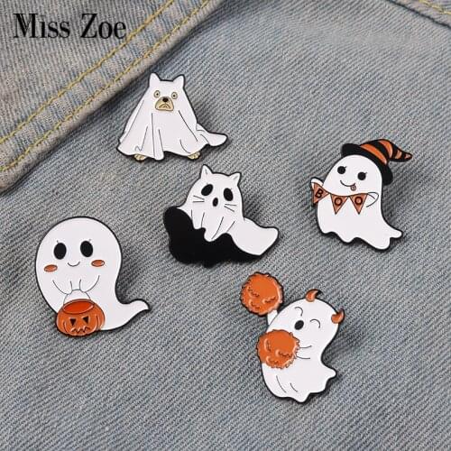 Happy Halloween! Ghost Enamel Pins Creepy Cute Flying Ghost Brooches Boo Pumpkin Goth Badge Pinback Buttons Accessories