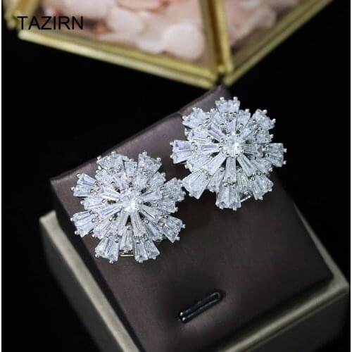 New Cubic Zirconia Studs Earrings Snowflake Shape Wedding Jewelry Accessories Sweet CZ Bridal Gift Party Statement Adornment