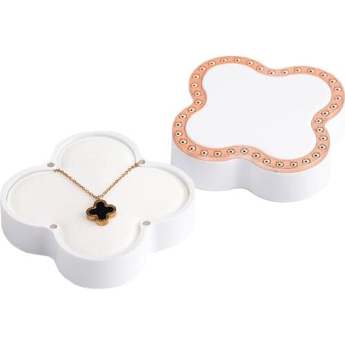 New Creativity Four-leaf Clover Shape Wedding Ring Box Necklace Pendant Jewelry Box for Lover Jewellery Display Storage Case