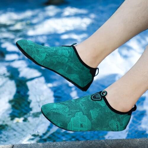 Plus Size Lovers Graphic Aqua Shoes Women Flat Soft Breathable Quick-Drying Beach Shoes Men Slip on Water Shoes Footwear Sandals