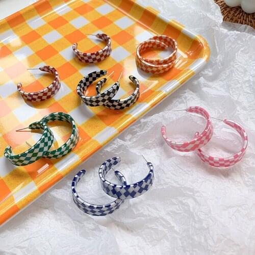 Korean Summer Fashion Acrylic Colorful Checkerboard Pattern Stud Earrings Acetate Geometric C-shaped Earrings for Women Jewelry