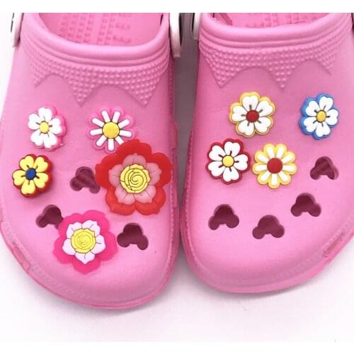 1PCS Colorful Dasiy Flowers Garden Shoe Charms Embellishment Backapck Fit Wristbands Shoe Decoration Croc Jibz Kids Gift