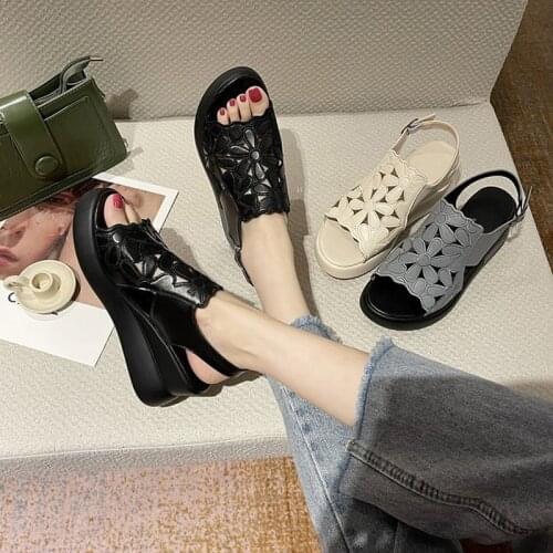 2021 Womens Sandals Summer New Fashion Thick Soled Leaky Toe Sandals Korean Style Womens Casual Buckle Sandals Female Shoes