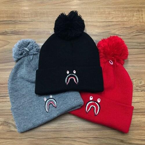 European and American autumn winter fashion trend ball wool hat mens embroidered shark knitted hat curled edge warm couple hat