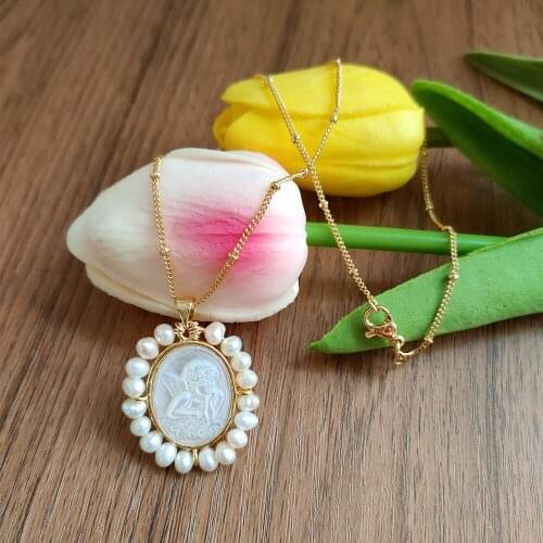 Hot!!! 25*29mm Natural Oval Virgin Guadalupe Mother Pearl Necklace for women virgen de Guadalupe with Pearl Necklace for Gift