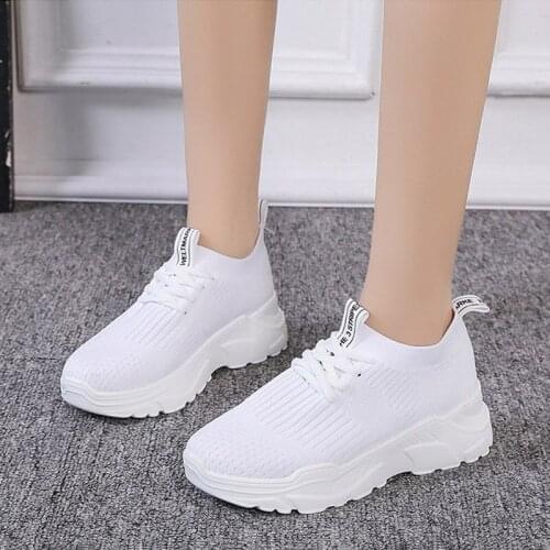 Casual Shoes Flying Woven Breathable Running Shoes Lightweight Sports Shoes Women 2021 Spring And Summer New