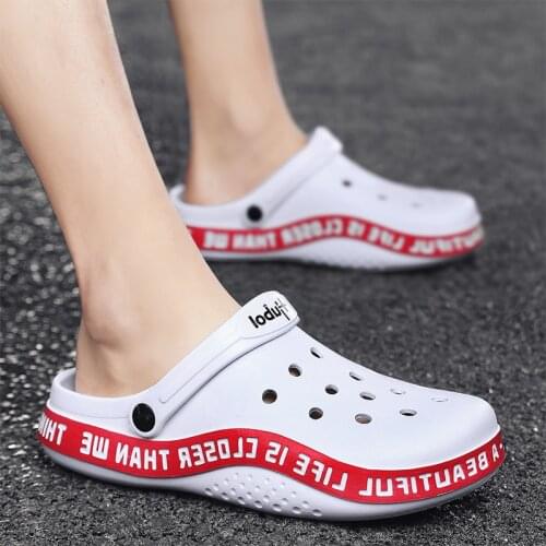 Clogs Men Sandals Men Shoe Summer Fang Man Hoof Thongs Stamp Garden Beach Black Big Size Slippers for Mens Shoes Light Platform