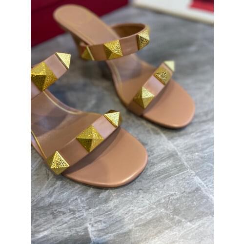 New Fashion 2021 Women Slipper High Quality Shoes Genuine Leather Roman Stud Luxury Designer Brands Sandals High Heels Shoes