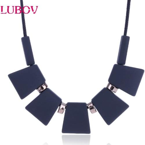 LUBOV Chokers On The Neck