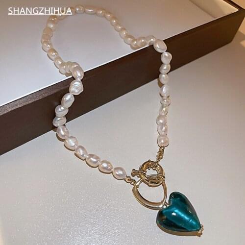 Classic vintage Baroque heart pendant with natural pearl necklace unusual jewelry accessory for womens luxury collarbone chain