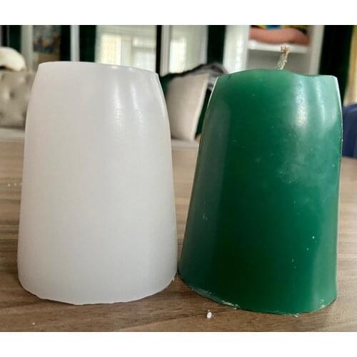 2 Baton 9cm Green and White Chocolate Scented Cylinder Candle