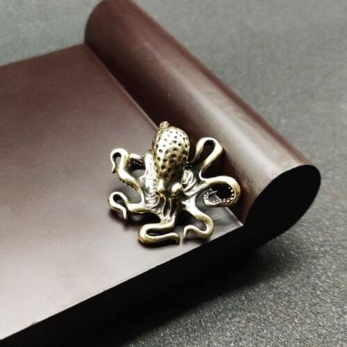Antique Solid Brass octopus Miniature Figurines Retro Copper Animal Tea Pet Desktop Ornament Decor Crafts Keychain Pendants