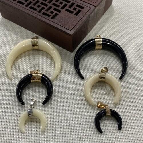 Natural Stone Resin Pendant Moon Shape Black White Pendant Exquisite Necklace Handmade DIY Jewelry Accessories Gift 1pcs/bag