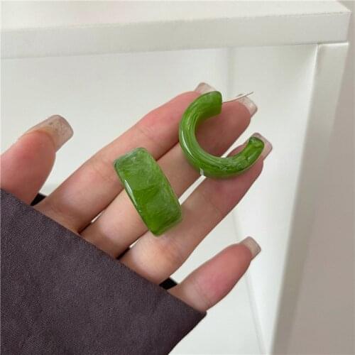 Korean Normcore Minimalist Small C-shaped Stud Earrings Temperament Retro Green Resin Geometric Earrings Female Lady Ear Jewelry