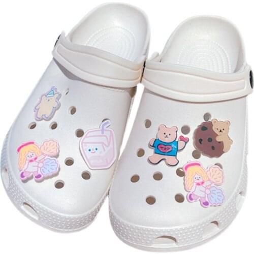 DIY Lovely Shoes Charms for Crocs Cute Cartoon Girl Croc Charms Designer New Brand High Quality Clogs Shoes Buckle Accessories