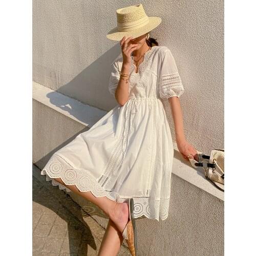 Summer new temperament lady white dress short sleeve European and American blogger French dress V-neck womens dress