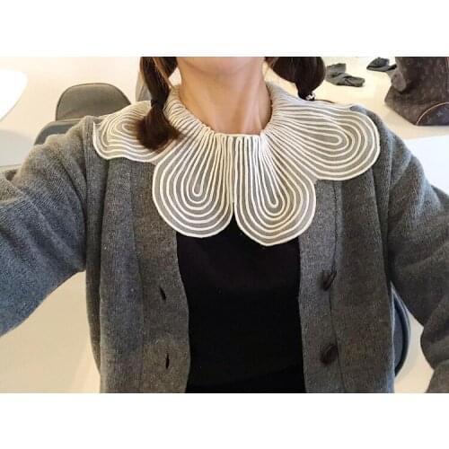 Detachable multi-layered sweatshirt winter Pointed silk Decorative wooden ear Big lapel doll collar sweet lace shirt fake collar