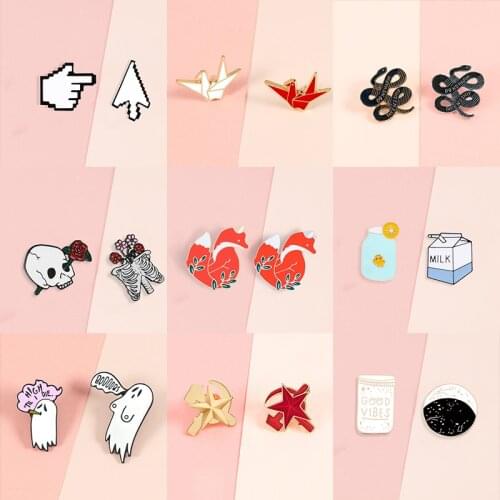 2pcs/set Enamel Pin Set Skull Fox Snake Ghost Bird Arrow Cup Brooch Bag Clothes Lapel Pin Badge Cute Cartoon Animal Jewelry Gift