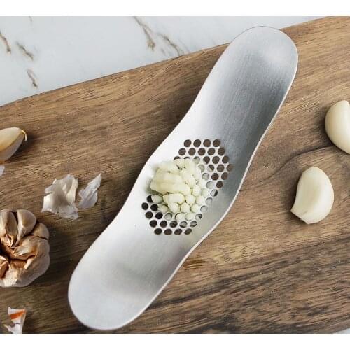Stainless Steel Garlic Press Rocker Crusher Garlic Chopper Mincer Press Kitchen Garlic Masher Brush
