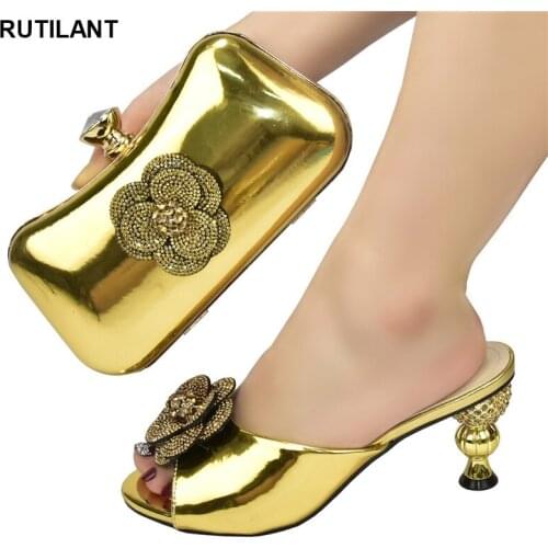 New Italian Women Wedding Shoes and Bag Set Decorated with Rhinestone Wedding Shoes for Women Bride Closed Toe Heels Party Pumps