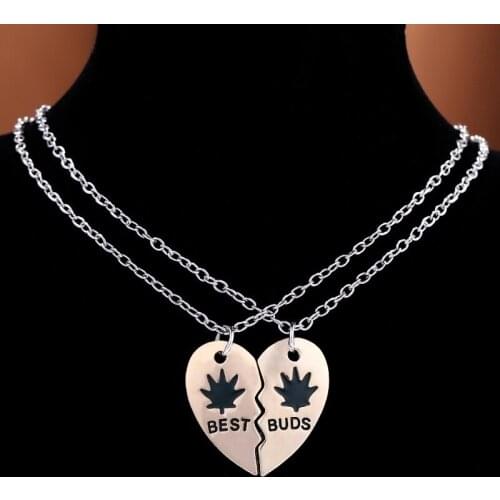 2 Color 2pcs/Set Heart Shaped Chain Pendant Unisex Necklace Maple Leaf Loving Heart Cool Personality Hip Hop Club Party Jewelry
