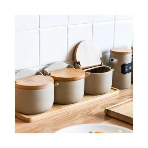 4NQD Salt And Pepper Shakers