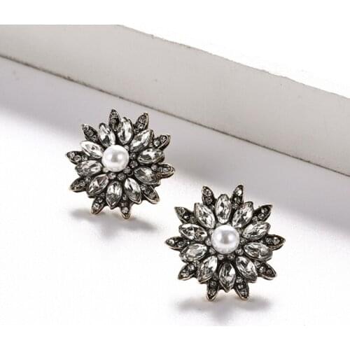 Fashion Antiqued Gold Color Stud Earrings For Women Party Bohemian White Flower Earrings Statement Boho Jewelry Gifts