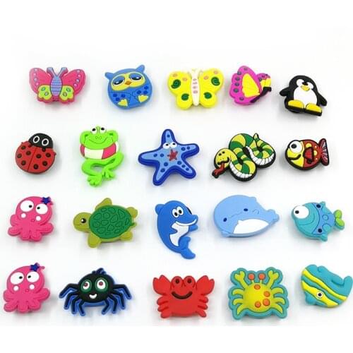 20pcs/lot Different Animals PVC Shoe Charms for holes on Shoes Bands Shoe Buckles Ornaments Bebes Accesorios Decor as Kids Gift