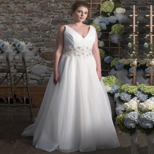 Elegant Plus Size Wedding Dress V-neck Sleeveless Beading Pearls Organza A Line Backless Bridal Gowns Wedding Dresses