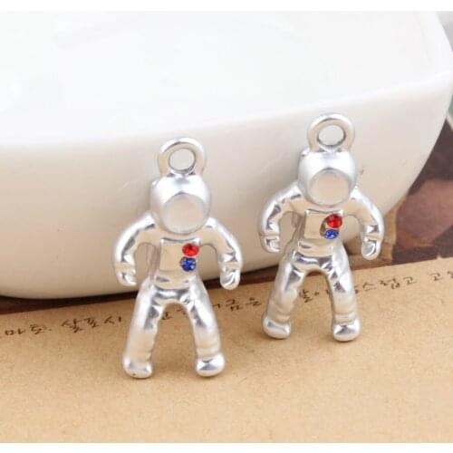 Free Shipping 10PCs 13*25MM Dull Silver Plated Alloy 3D Spaceman Pendants DIY Jewelry Findings Bracelet Necklace Floating Charm