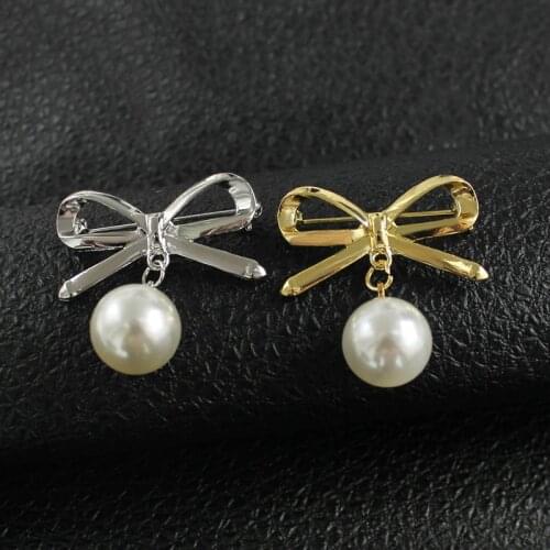 Attractive Classic Bow Brooches Gold And Silver Color Bow Brooch Butterfly Suspended Imitation Pearl For Women Coat Jewelry Pins