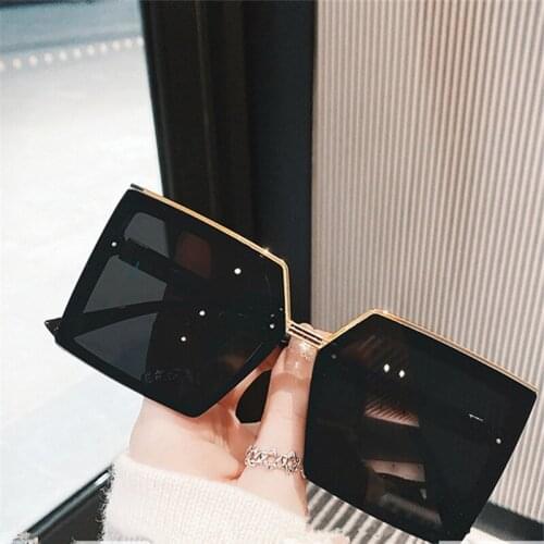 2021 Retro Black square frame sunscreen Sunglasses plain face mask large frame womens metal accessories glasses oculos uv400