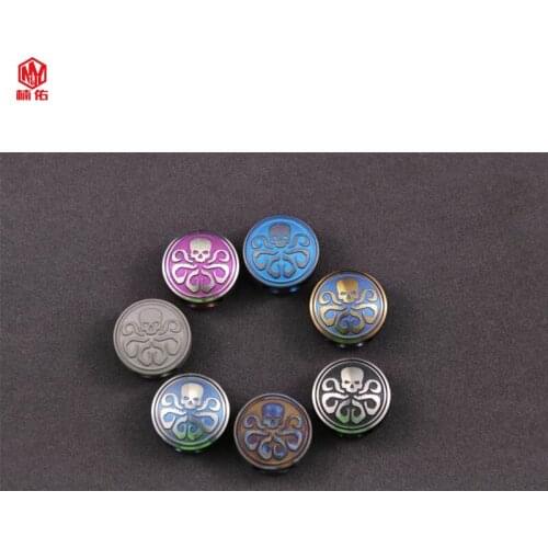 1PCS Titanium Alloy Double Curved Knife Bead Outdoor Camping Survival Paracord Bead Mobile Phone Pendant Flashlight Accessories