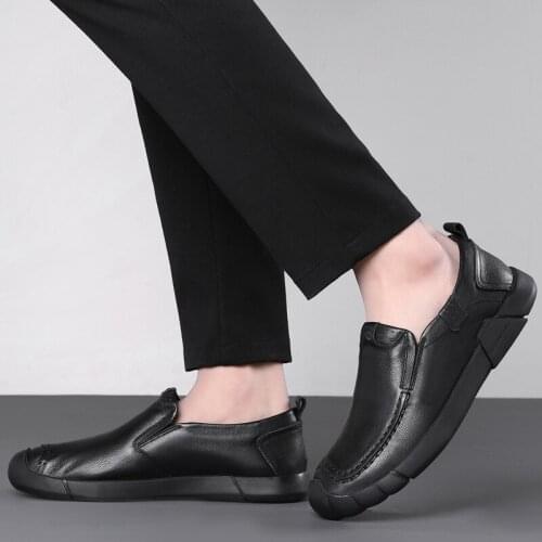 2021 New Men Casual Genuine Leather Mens Sneakers Classic Men Driving Comfortable Moccasins Slip on Flats Male Footwear Loafers