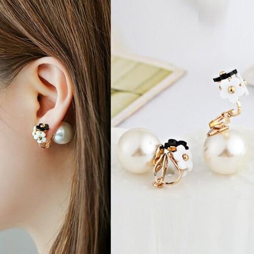 Fashion simulated pearl small Flower Shape Clip on Earrings Without Piercing for Women Party Luxury Jewelry Ear Clip