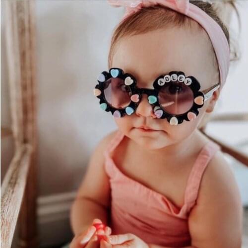 2021 Fashion Kids Sunglasses Anti-UV Heart Patterns Flower-Shaped Dark Glasses Decorative Tools for Girls Boys 2-8 Years