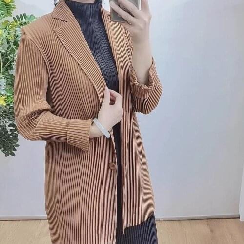 2020 Autumn/winter INS style Issey Miyake light luxury womens one-button small suit thick commuter fashion versatile