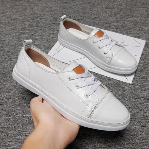 Mens Casual Shoes 2021 Trend Wild Fashion Men Shoes Low To Leather Handmade Flats Brand Male Loafers Man Lace-up Soft Sneakers