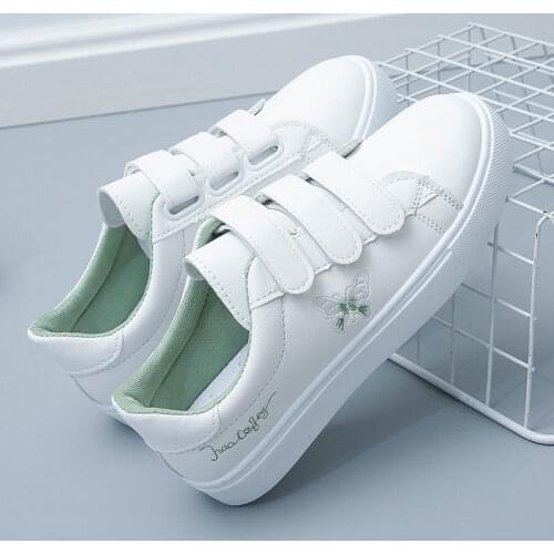 Womens Causal Shoes 2021 New Summer Female Flat Shoes Walking Sneakers Girl Lightweight Vulcanize Shoes White Skate Shoes