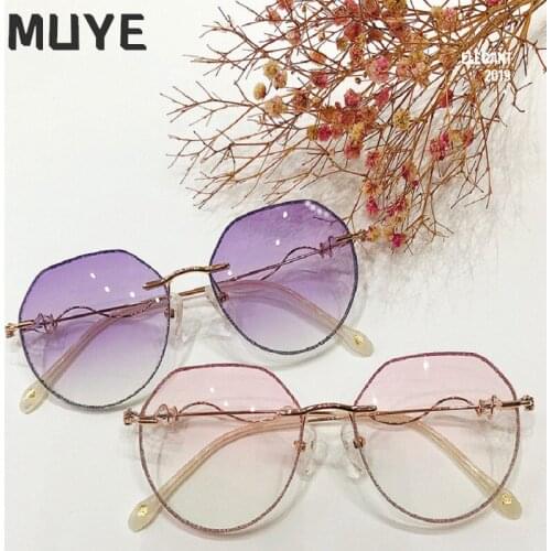 2021 New Fashion Tea Gradient Sunglasses Women Ocean Water Cut Trimmed Lens Metal Curved Temples Sun Glasses Female UV400