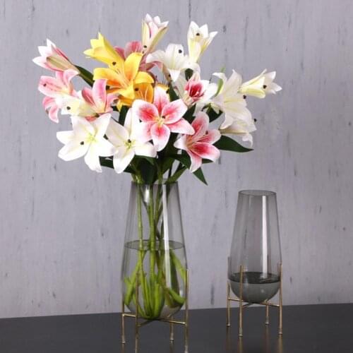 Nice-looking Artificial Flower Eye-catching Faux Silk Flower Realistic Lily Branch Fake Simulation Floral for Party