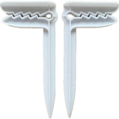 2PCs Beach Towel Clip Camping Mat Clip Outdoor Clothes Pegs For Sheet Holder Towel Clips Clamp For Beach Towels (Random color) c