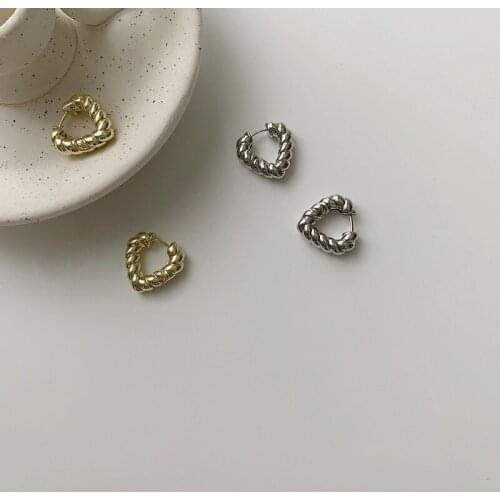 SRCOI Trendy Geometric Metal Twist Heart Stud Earrings Simple Temperament Small Earring Women Party Jewelry Accessories 202104