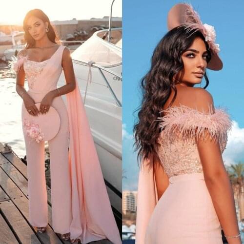 Jumpsuit Evening Dresses With Pants Suit Light Pink Party Prom Gown With Cape 2021 One Shoulder Feathers Sequins Warp Elegant