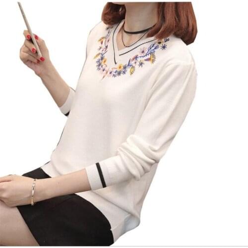 Long Sleeve Winter Women Sweater 2018 Fashion Embroidery V-Neck Knitted Female Bottom Sweater Pullovers Slim Warm Knitwear Q898