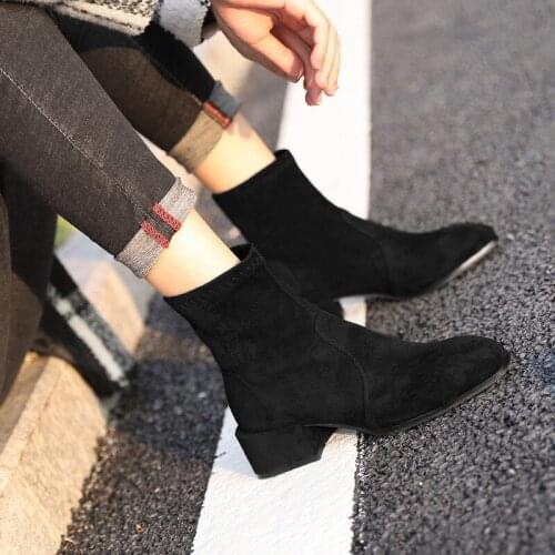 Boots WomenS Autumn and Winter Martin Boots WomenS New New Square Head Killer Booties Large Size WomenS Shoes