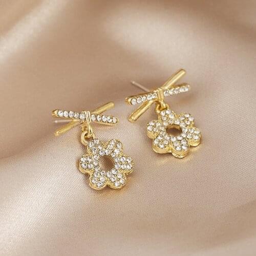 New Style Statement Crystal Flower Simple Fashion Earrings Brincos Para As Mulheres accessories