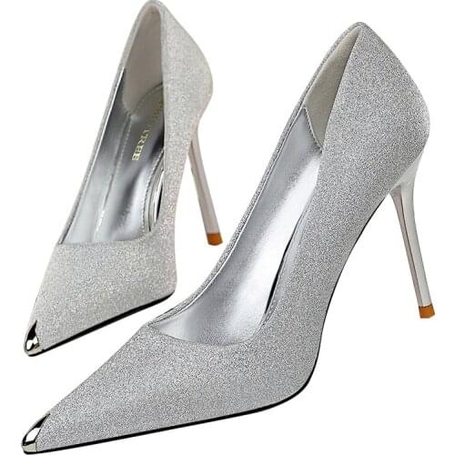 Korean version, banquet shoes, high heels, shallow heels, metal studs, spring and autumn shoes