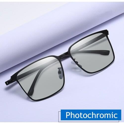 Color Change Square Frame Photochromic Polarized Sunglasses Men Classic Chameleon Glaases Transition Lens Eyewear